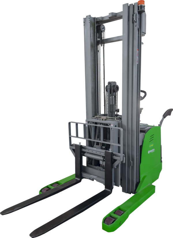 Empilhadeira Elétrica Patolada Pantog. c/ Oper. em Pé Freedom 1,5T