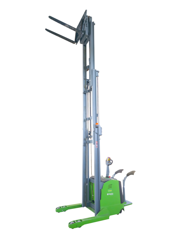 Empilhadeira Elétrica Patolada Pantog. c/ Oper. em Pé Freedom 1,5T