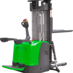 Empilhadeira Elétrica Patolada Freedom 2T – Tripulado em pé